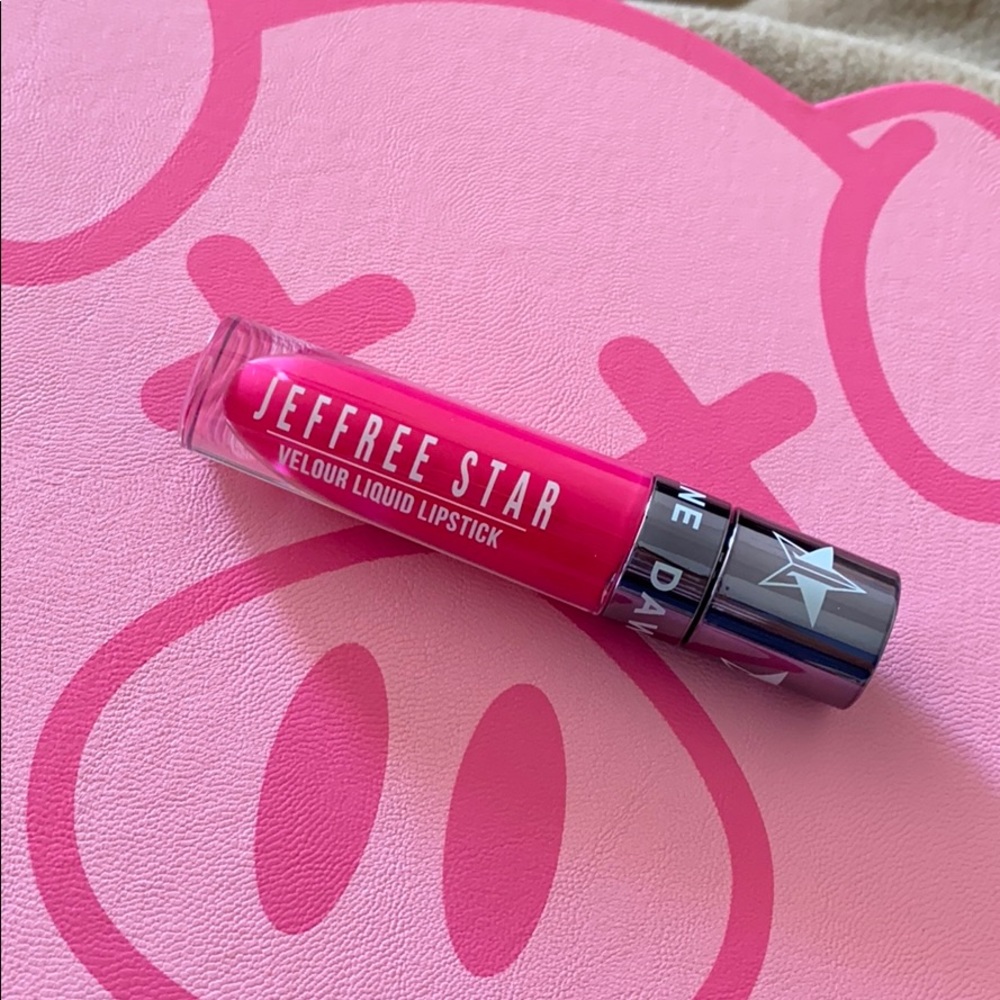 JS velour liquid lipstick(Jeffree,what the F*uck?)